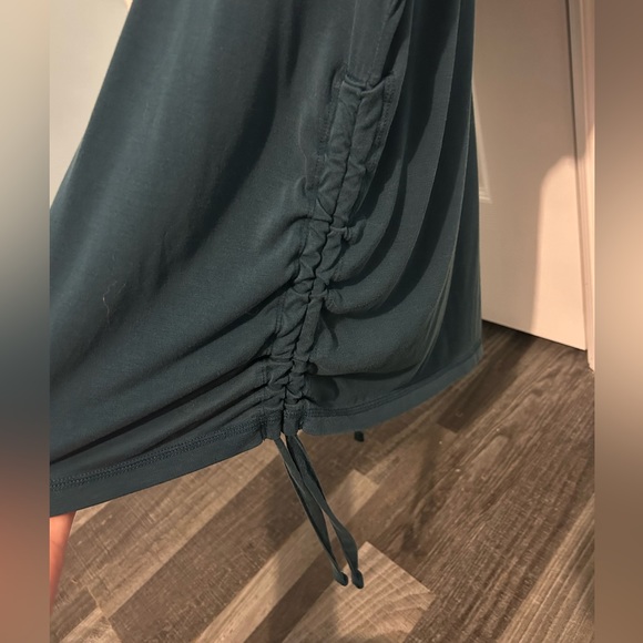 Top with sinchable sides! - Picture 2 of 3